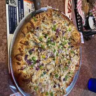 White Sauce Chicken Pizza