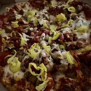 12&quot; Meats Pizza added banana peppers ~ I liked the generous serving of toppings here!