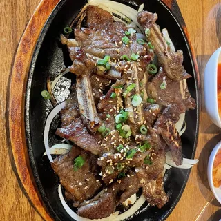C9. LA-Style Grilled Beef Ribs